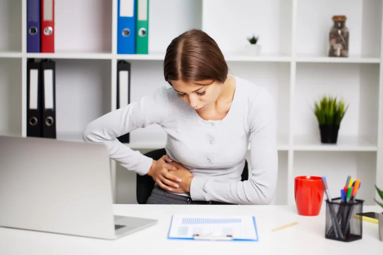 ¿Sabes qué es la hernia hiatal?: síntomas, causas, diagnóstico y tratamiento